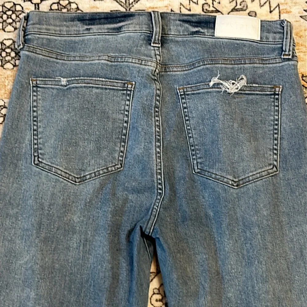 🎉HP🎉PISTOLA 29 Cassie- high waist & straight leg jeans w distressing—see photos - Picture 9 of 11